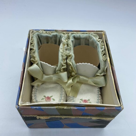 Vtg 1960s Baby Shoes Moccasins Soft Leather Hand-Embroidered Floral Design - Picture 6 of 9